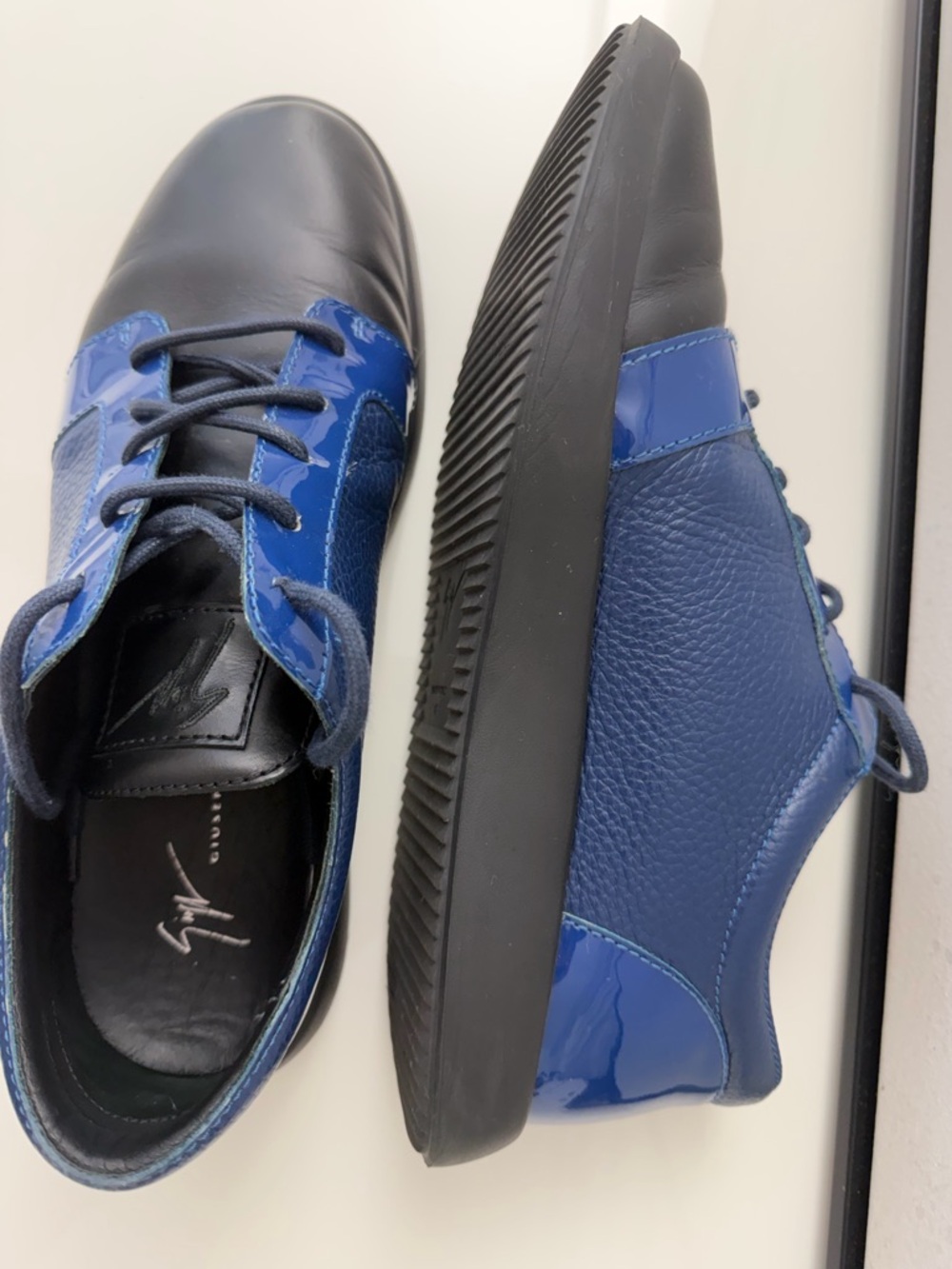 Giuseppe Zanotti Black and Blue Leather Lace-Up Sneakers - Picture 2 of 5